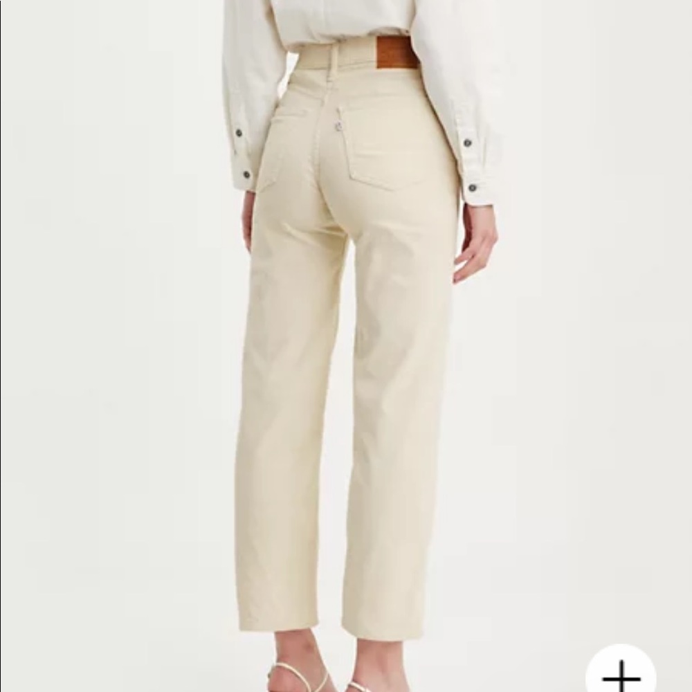 Levi’s Ribcage Straight Leg Corduroy in Ecru